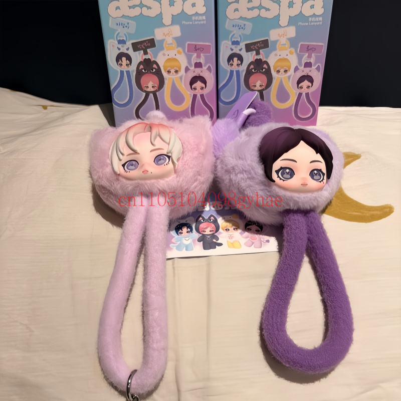 New Pop Mart Aespa Fluffy Club - Phone Accessories Popmart recensione e prezzo